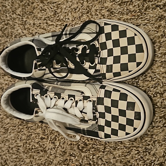 Black/white checkered vans - Picture 1 of 3